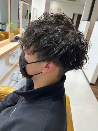 パーマ メンズ 峯 渉人のヘアスタイル