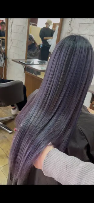 ロング rise/艶カラー/ レイヤーのヘアスタイル