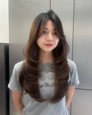 ロング 大人レイヤー/艶髪 🇺🇸TOMONAのヘアスタイル