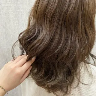 セミロング カラー 🫧透け感⋆艶髪💎 山口アヤカのヘアスタイル
