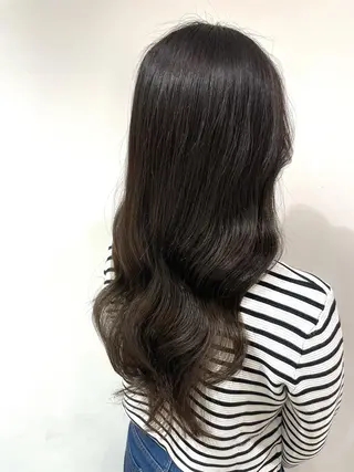 ロング カラー 青沼夏未/オリーブ/ 寒色カラーのヘアスタイル