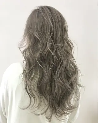 ロング カラー ヘアアレンジ シアーベージュニスト 🥣大石亜里紗のヘアスタイル