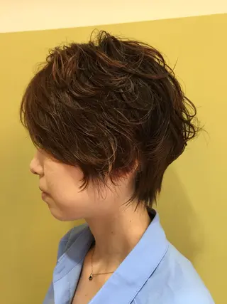ショート カラー パーマ 鬼頭 洋吏のヘアスタイル