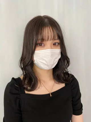 セミロング カラー オーストヘアージジ所属・TAI透明カラー 柔らかい縮毛矯正のヘアスタイル