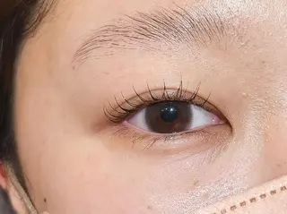 マツエク・マツパ 💜bora .のネイルデザイン