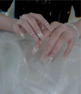 ネイル T. Leeのネイルデザイン