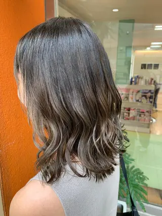 ミディアム 丸山 亜加理のヘアスタイル