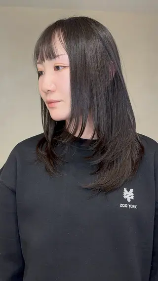 セミロング 尾形 日和のヘアスタイル