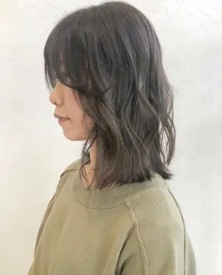 セミロング カラー nakahara madokaのヘアスタイル