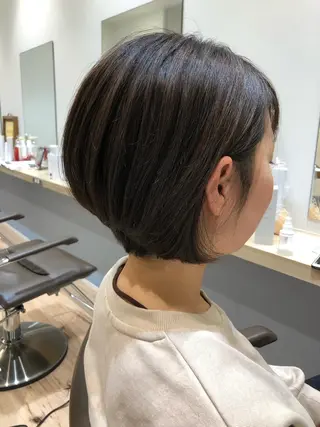 ショート 白髪ぼかしハイライト 💫ミネ ヒロシのヘアスタイル