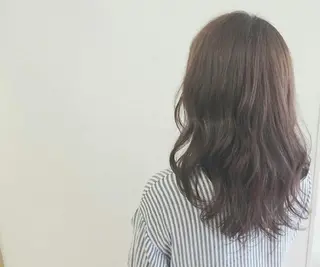 ロング カラー 透明感ハイライト◎ 伊藤夏海のヘアスタイル