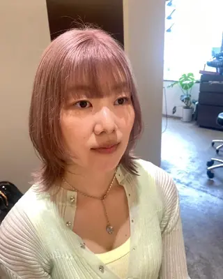 ミディアム カラー 中野渡 真利那のヘアスタイル