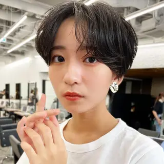 ショート パーマ レイヤー/ショート透 明感カラー/西田祐賀のヘアスタイル