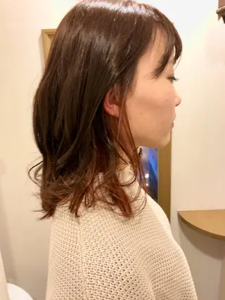 ミディアム カラー 新井 友菜のヘアスタイル