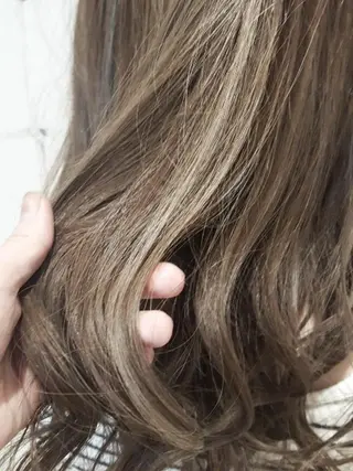 カラー ロング 尾野 恭平のヘアスタイル