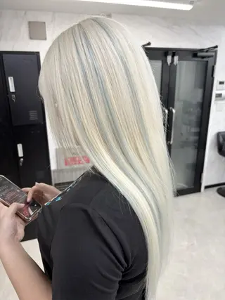 ロング カラー Ria OSAKA所属・Assistant MOEのヘアスタイル