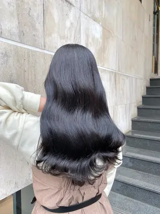 ロング ブリーチなし✨艶髪 カラー𓃲YAGIのヘアスタイル