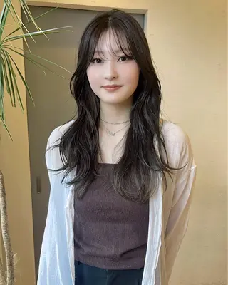 ロング 吉原 由菜のヘアスタイル