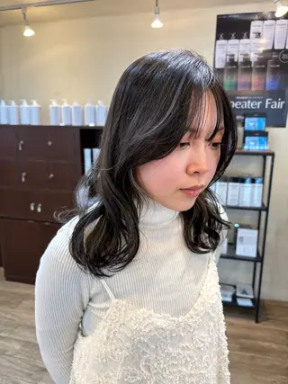 ミディアム Miyamoto Yasuchikaのヘアスタイル