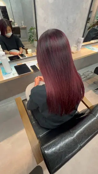 ロング motoトップカラー リスト/ブリーチカラのヘアスタイル