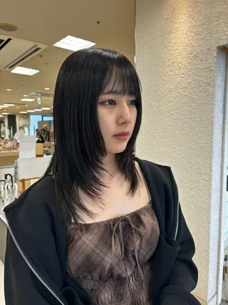 ミディアム 推し活/韓国/ブリー チカラーminamiのヘアスタイル