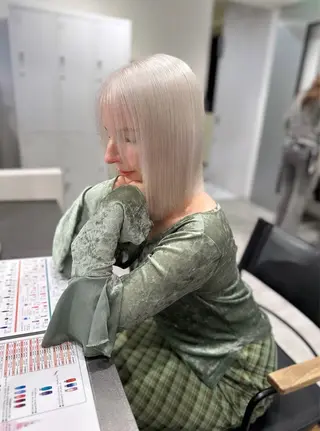 カラー miyu/ハイトーン /ブリーチのヘアスタイル