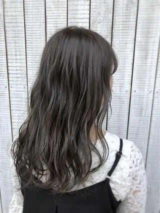 ミディアム カラー ケアブリーチ 坪井佑樹のヘアスタイル