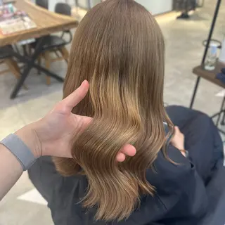 カラー ツヤ感ベージュカラー RIKO🎀‎🤍のヘアスタイル