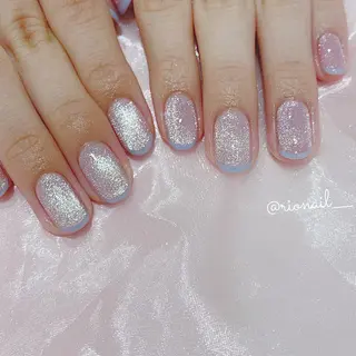 ネイル 𝘙𝘪𝘰𝘯𝘢 ...🕯🤍のネイルデザイン