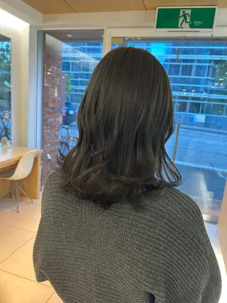 セミロング 大川 綾乃のヘアスタイル