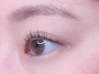 ネイル マツエク・マツパ アイブロウ ネイル&アイ　QUEEN&CRIMSON所属・眉WAX/ピーリング ホワイトニングの眉毛・アイブロウイメージ