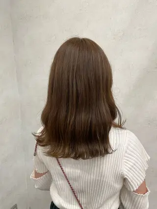 セミロング カラー グレージュ┆うる艶 ┆ゆうはのヘアスタイル