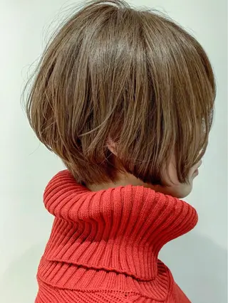 ショート nuu所属・💜ショート💜 ウルフ、ボブ二色亜美のヘアスタイル