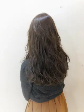ロング カラー 服部 樹季のヘアスタイル