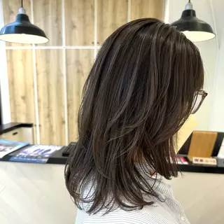 ミディアム 井木 絢香 ✂️ ミディアムカットのヘアスタイル