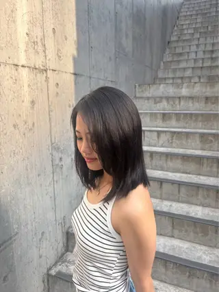 セミロング 外国人風ヘア ×18歳美容師ルイヤのヘアスタイル