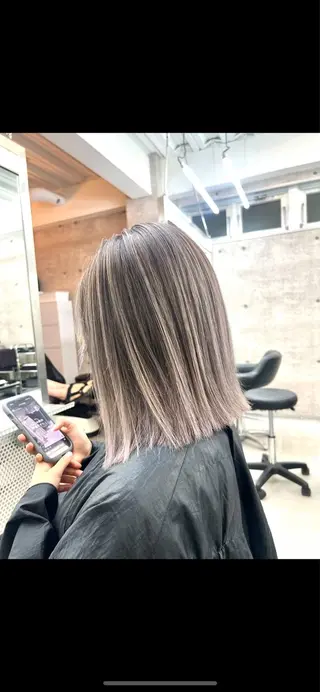 ショート アンナ🦋海外ヘア バレイヤージュのヘアスタイル