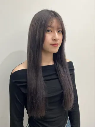 カラー yuka/ロング/ レイヤーカットモデルのヘアスタイル