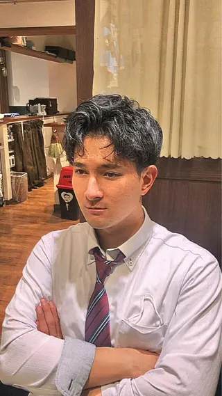 メンズ ヒロ銀座 川崎店所属・ヒロ銀座川崎 志田健介のヘアスタイル