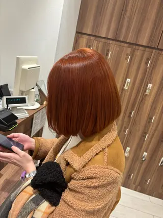 ミディアム カラー 根本 弥英のヘアスタイル