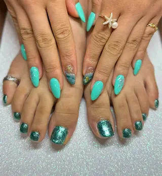 ネイル VIERU 🌈🎀💖のネイルデザイン