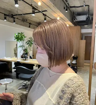 ショート カラー ハイトーン/レイヤー 💜Akaneのヘアスタイル