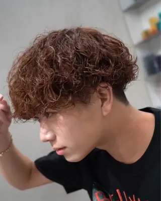 ショート カラー パーマ メンズ キッズ 岩本晴佳/波巻きパー マ/フェザーパーマのヘアスタイル