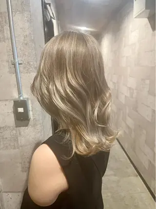 ミディアム ✨艶感/透け感✨Sherry所属・艶髪/ハイトーン Sherryのヘアスタイル