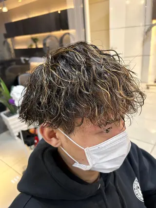 カラー パーマ メンズ 🩵ハイトーン🩵 緒方美柚のヘアスタイル