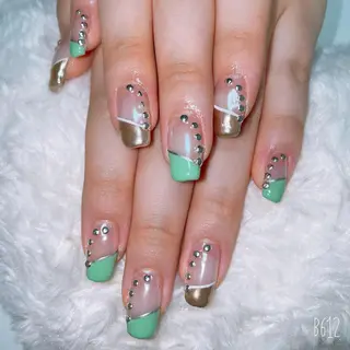 ネイル The Best Beauty受付担当のヘアスタイル