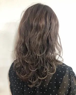ロング カラー REVE所属・TAKU 美容師のヘアスタイル