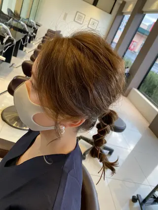 セミロング ヤマグチ ナツキのヘアスタイル