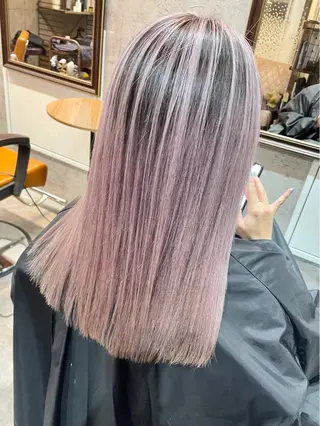 カラー ハイトーン✨酸性スト レート✨高田めぐみのヘアスタイル