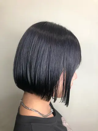 ショート 🌈インナーカラー 手塚直生のヘアスタイル